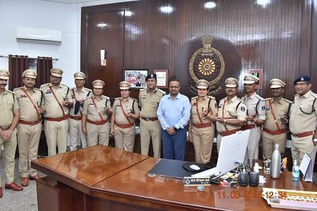 दुर्ग रेंज के 09 निरीक्षक पदोन्नत होकर बने उप पुलिस अधीक्षक... 1 दुर्ग रेंज के 09 निरीक्षक पदोन्नत होकर बने उप पुलिस अधीक्षक...