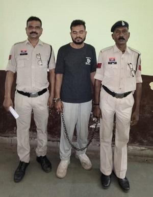 डिजिटल अरेस्ट करने के नाम पर ठगी करने वाले एक अन्य आरोपी को थाना भिलाई नगर पुलिस ने किया गिरफ्तार... 1 डिजिटल अरेस्ट करने के नाम पर ठगी करने वाले एक अन्य आरोपी को थाना भिलाई नगर पुलिस ने किया गिरफ्तार...