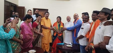 रिसाली नगर निगम के कांग्रेस पार्टी से पार्षद डॉ सीमा साहू सहित कांग्रेस के 20 कार्यकर्ता ने भारतीय जनता पार्टी की सदस्यता ग्रहण किया...