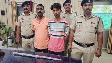 अंग्रेजी शराब भट्ठी के सामने धारदार तलवार लेकर लोगो को गंदी गंदी गालियां देते हुए डराने वाले का खुलासा