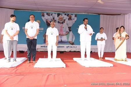 ग्यारहवां अंतराष्ट्रीय योग दिवस के अवसर पर जिला प्रशासन का आयोजन