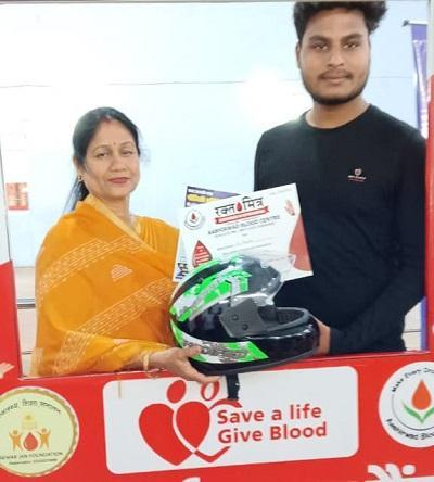 बीएनआई क्रिएटर्स द्वारा रक्तदान व स्वास्थ्य जांच शिविर का आयोजन, मेयर अल्का बाघमार ने किया विशेष सहभागिता... 3 बीएनआई क्रिएटर्स द्वारा रक्तदान व स्वास्थ्य जांच शिविर का आयोजन, मेयर अल्का बाघमार ने किया विशेष सहभागिता...