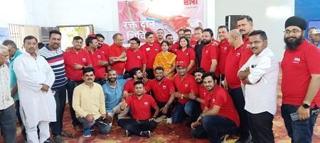 बीएनआई क्रिएटर्स द्वारा रक्तदान व स्वास्थ्य जांच शिविर का आयोजन, मेयर अल्का बाघमार ने किया विशेष सहभागिता...
