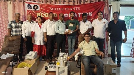 सिंटर प्लांट्स बिरादरी द्वारा भिलाई क्लब में स्वैच्छिक रक्तदान किया गया.... 1 सिंटर प्लांट्स बिरादरी द्वारा भिलाई क्लब में स्वैच्छिक रक्तदान किया गया....