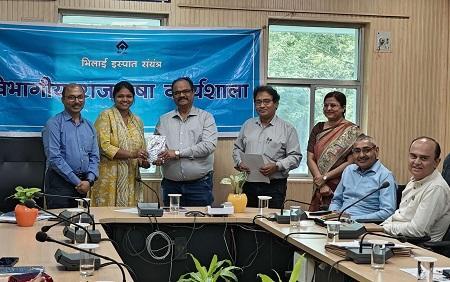 वित्त एवं लेखा विभाग में राजभाषा कार्यशाला आयोजित.... 1 वित्त एवं लेखा विभाग में राजभाषा कार्यशाला आयोजित....