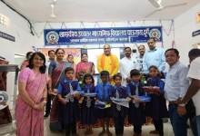 शाला प्रवेश उत्सव कार्यक्रम में शामिल हुए दुर्ग ग्रामीण विधायक ललित चंद्राकर बच्चों को तिलक लगाकर किया स्वागत...