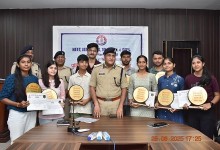 NEET-JEE में टॉप और खेलों में गोल्ड जीतने वाले पुलिसकर्मियों के बच्चों को SSP ने किया सम्मानित...