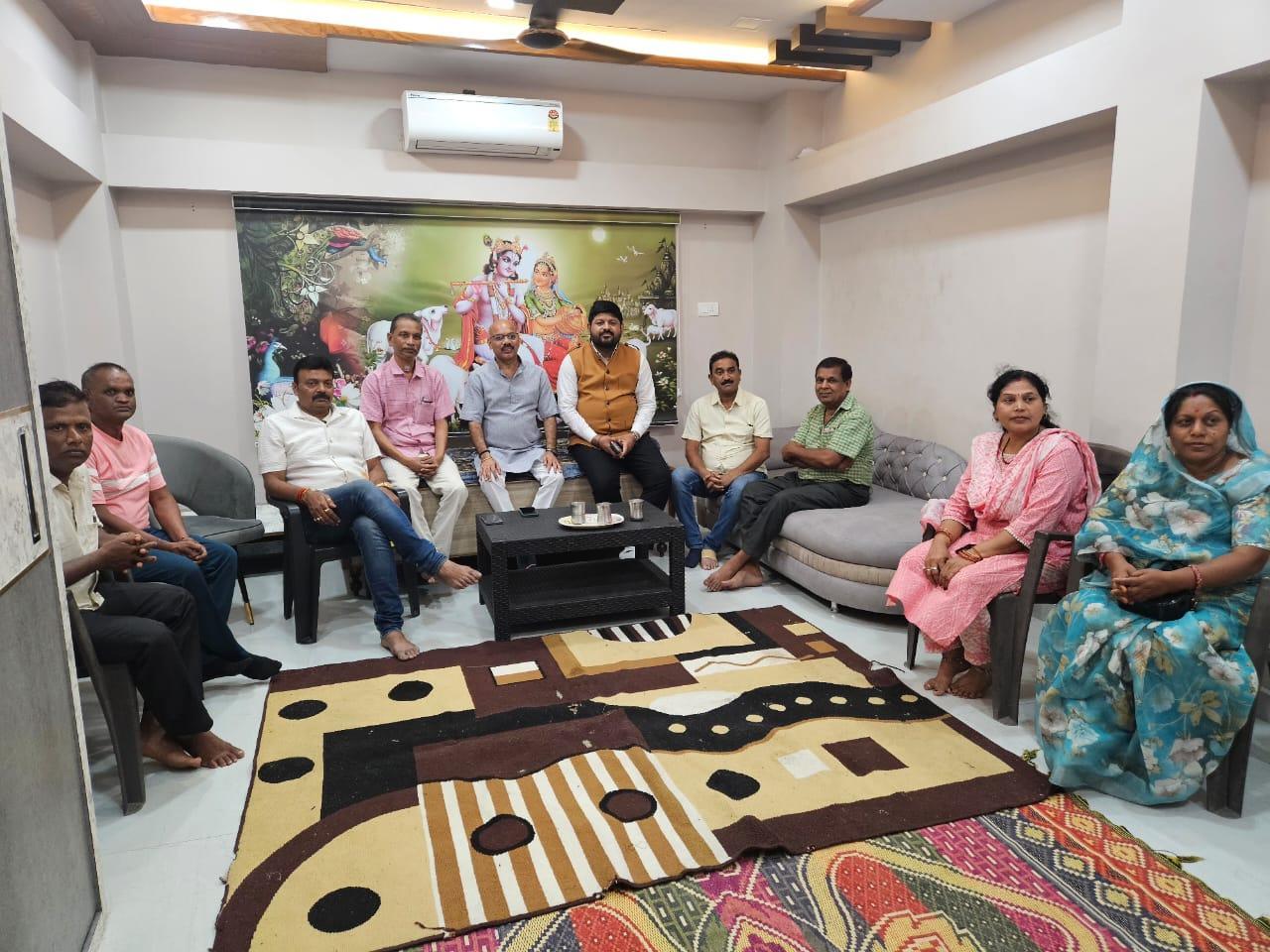भारतीय जनता पार्टी के पदाधिकारी कार्यकर्ताओं ने बूथ स्तर पर प्रधानमंत्री नरेंद्र मोदी की मन की बात 123 वे संस्करण को श्रवण की...