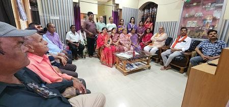 विधायक ललित चंद्राकर ने बूथ कार्यकर्ताओं के साथ सुना मन की बात... 1 विधायक ललित चंद्राकर ने बूथ कार्यकर्ताओं के साथ सुना मन की बात...