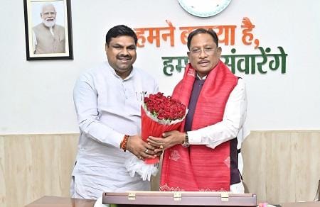 विधायक गजेन्द्र यादव की पहल - दुर्ग शहर में बिजली व्यवस्था दुरुस्त करने 435 नये विद्युत पोल लगेंगे...