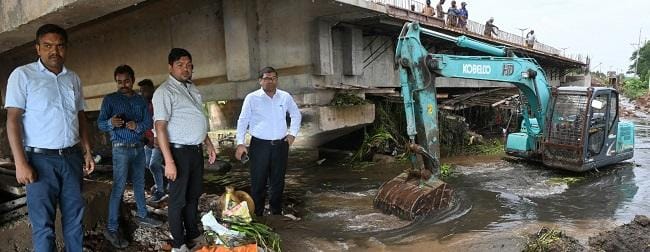 विशेष बैठक के बाद सफाई युद्व स्तर पर जारी...