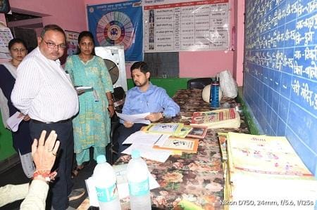 कलेक्टर अभिजीत सिंह ने किया शासकीय प्राथमिक शाला पुलगांव का औचक निरीक्षण...