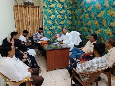 वित्त लेखा एवं अंकेक्षण विभाग प्रभारी नरेंद्र बंजारे ने ली समिति सदस्यों के साथ बैठक....