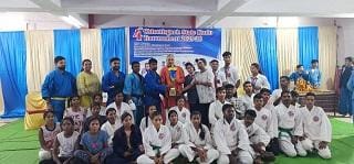 दुर्ग ग्रामीण विधायक ललित चंद्राकर ने चौथी राज्य स्तरीय कूडो टूर्नामेंट 2025 के समापन समारोह में खिलाड़ियों को सम्मानित किया 4 दुर्ग ग्रामीण विधायक ललित चंद्राकर ने चौथी राज्य स्तरीय कूडो टूर्नामेंट 2025 के समापन समारोह में खिलाड़ियों को सम्मानित किया