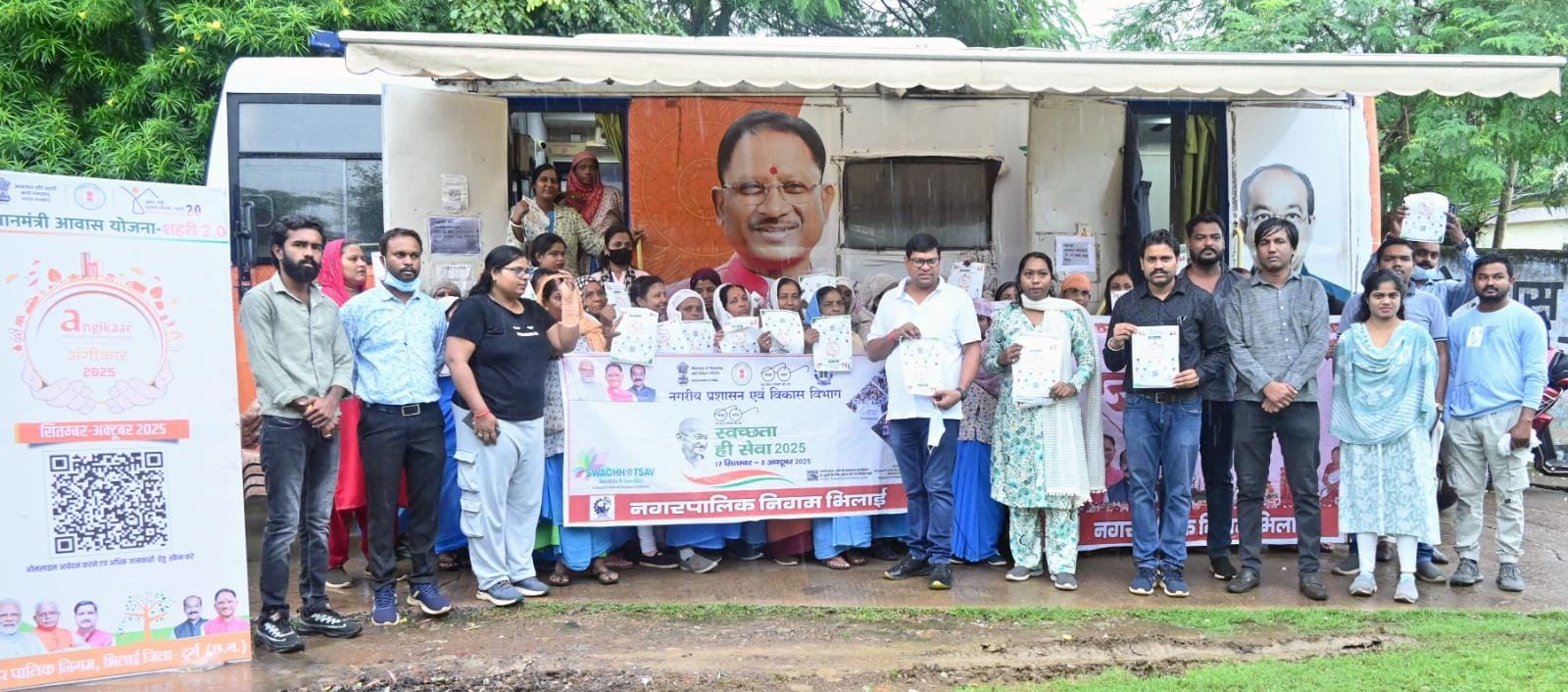 स्वच्छता ही सेवा अभियान 25 हेतु आयुक्त ने श्रमदान कर सफाई में सहयोग करने दिलाए शपथ...