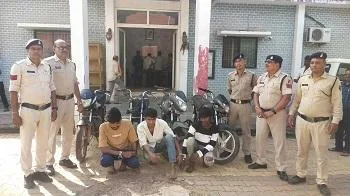 पाटन पुलिस की बड़ी सफलता: वाहन चोर गिरोह गिरफ्तार, 4 मोटरसाइकिल बरामद...