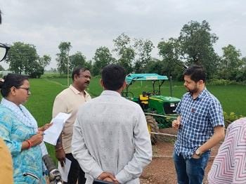 कलेक्टर ने डिजिटल क्रॉप सर्वे का मौके पर जाकर किया निरीक्षण...