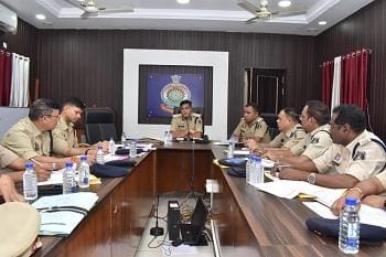 वरिष्ठ पुलिस अधीक्षक जिला दुर्ग द्वारा किया गया समीक्षा बैठक का आयोजन...