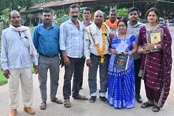 निगम से सेवानिवृत्त होने वाले 2 कर्मचारियों को दी गई बिदाई...