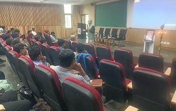 छात्रों को खुद जॉब क्रियेटर बनना होगा- प्रो राजीव प्रकाश... 5 छात्रों को खुद जॉब क्रियेटर बनना होगा- प्रो राजीव प्रकाश...