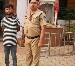 भिलाई में आदतन बदमाश शुभम मराठा गिरफ्तार: लूट, चाकूबाजी और आर्म्स एक्ट के मामलों में जेल भेजा गया...