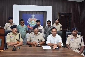 नशे के विरूद्ध दुर्ग पुलिस की बड़ी कार्यवाही: अन्र्तराज्यीय गांजा तस्कर गिरोह का भांडा फोड़...