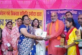 हनोदा में आयोजित शिक्षक सम्मान कार्यक्रम में सम्मिलित हुए दुर्ग ग्रामीण विधायक ललित चंद्राकर...