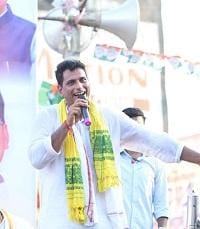 बिजली बिल देख परेशान हो रहे आम लोग बढ़ी हुई बिल से जेब हो रहे खाली - देवेन्द्र यादव