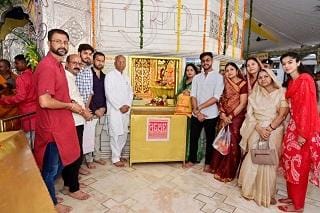 शारदीय नवरात्रि के प्रथम दिवस पर सपरिवार पूर्व गृह मंत्री ताम्रध्वज साहू ने किया माता बम्लेश्वरी जी का दर्शन 6 शारदीय नवरात्रि के प्रथम दिवस पर सपरिवार पूर्व गृह मंत्री ताम्रध्वज साहू ने किया माता बम्लेश्वरी जी का दर्शन