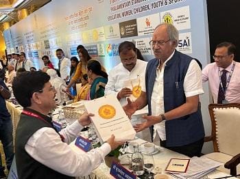 मुंबई में संसदीय समिति बैठक: सांसद बृजमोहन ने शिक्षा व खेल सुधारों पर रखे अहम सुझाव