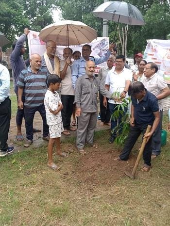 स्वच्छता ही सेवा अभियान 25 हेतु आयुक्त ने श्रमदान कर सफाई में सहयोग करने दिलाए शपथ...
