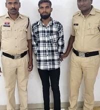 टेमरी (नगपुरा) में हुये महिला के अंधेकत्ल का मुख्य आरोपी पकड़ाया... 3 टेमरी (नगपुरा) में हुये महिला के अंधेकत्ल का मुख्य आरोपी पकड़ाया...