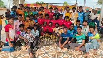 झाड़मोखली के खेल मेला में जुटे सैकड़ों खिलाड़ी :: कबड्डी, चौसर और शतरंज की लगातार 24 घंटे चली प्रतियोगिता :: जिले के दिग्गज नेताओं और समाजसेवियों ने किया खिलाड़ियों का उत्साहवर्धन...