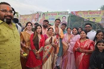 छठ पर्व पर उदयमान सूर्य को अर्घ्य अर्पित, सुख-समृद्धि की कामना की