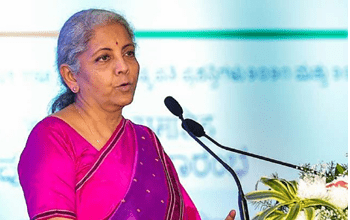 निर्मला सीतारमण के विमान की इमरजेंसी लैंडिंग, भूटान दौरे में बाधा... 1 निर्मला सीतारमण के विमान की इमरजेंसी लैंडिंग, भूटान दौरे में बाधा...