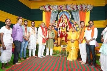 दुर्ग ग्रामीण विधायक ललित चंद्राकर मां जगत जननी जगदम्बा की पूजा अर्चना कर प्रदेश वासियों की खुशहाली की कामना किया...