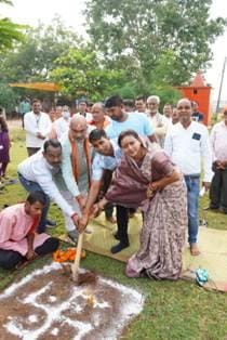 दुर्ग ग्रामीण विधायक ललित चंद्राकर ने ग्राम नगपुरा में 20 लाख रुपए की नवीन विकास कार्यों की आधार शिला रखी...