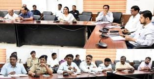 कलेक्टर ने छठ पर्व, पीएम आवास एवं राज्योत्सव के संबंध में ली अधिकारियों की बैठक