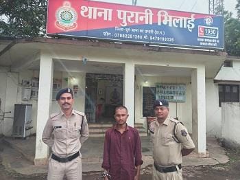थाना पुरानी भिलाई पुलिस की कार्यवाही: बटन दार चाकू के साथ आरोपी को पकड़ने मे मिली सफलता...