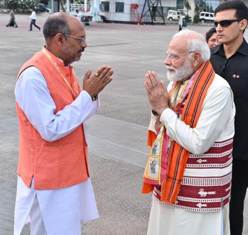 प्रधानमंत्री नरेंद्र मोदी के छत्तीसगढ़ आगमन पर भाजपा प्रदेश मंत्री जितेन्द्र वर्मा ने किया अभूतपूर्व स्वागत
