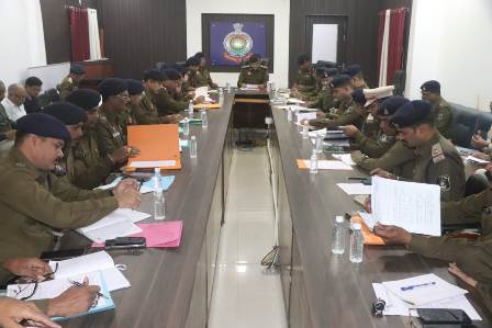 वरिष्ठ पुलिस अधीक्षक जिला दुर्ग ने ली अपराध समीक्षा बैठक...
