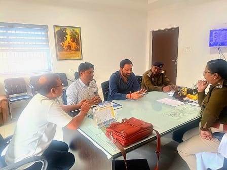 यातायात पुलिस दुर्ग द्वारा Operation Suraksha के तहत यातायात व्यवस्था सुदृढ़ीकरण हेतु धान विपणन सीजन में भारी वाहनों पर नियंत्रित प्रवेश