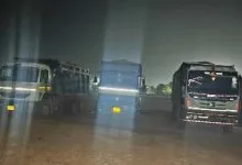 रातभर नाकेबंदी कर खनिज विभाग ने 8 हाईवा किए जब्त...