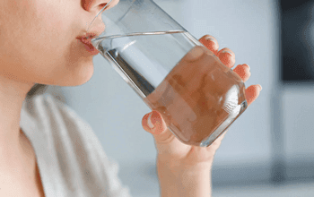 वॉक करने के कितनी देर बाद पीना चाहिए पानी? तुरंत पी लेते हैं तो जान लें हो सकते हैं कौन से नुकसान?