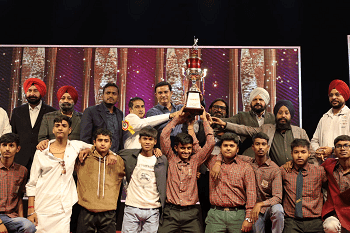 गुरुनानक इंग्लिश सीनियर सेकेंड्री स्कूल, सेक्टर-6, भिलाई के भव्य वार्षिक उत्सव समारोह में...