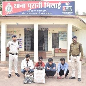 गोदाम से कॉपर वायर चुराने वाला गिरोह गिरफ्तार, हर्ष इंडस्ट्रीज अकलोरडीह से पार किए थे कॉपर वायर...