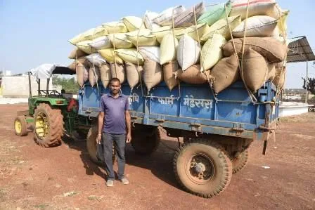 किसानों की आर्थिक स्तर में आयी सुधार, धान बेचकर अवध बनाएगा पक्का मकान...