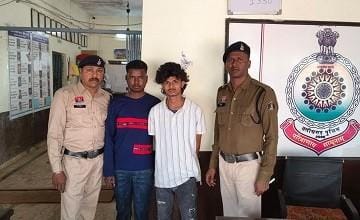 दुर्ग पुलिस ने कीमती एल्युमीनियम तार चोरी के मामले में दो फरार आरोपी चोरों को गिरफ्तार किया