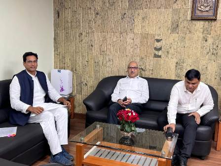 विधायक देवेंद्र यादव की BSP DIC से मुलाकात, रिटेंशन स्कीम, मिनिमम वेज और सेक्टर 9 हॉस्पिटल पर महत्वपूर्ण चर्चा...