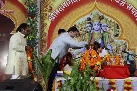 श्रीमद् भागवत कथा में शामिल हुए इंद्रजीत सिंह ‘छोटू’ — स्व. कमला देवी साहू को दी भावपूर्ण श्रद्धांजलि